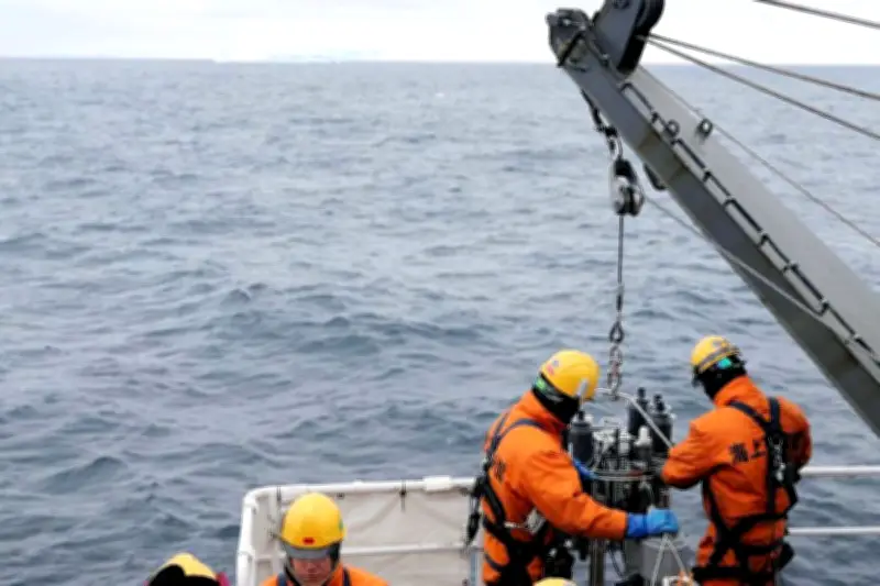 第67次南極観測隊、トッテン氷河沖での集中観測を終了　「しらせ」は豪フリマントルへ向け出航