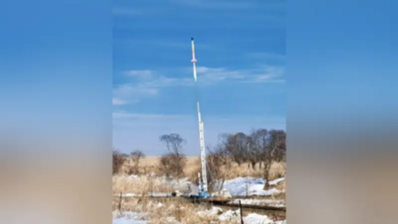 室蘭工業大生ロケット打ち上げ成功、目標超え712メートル到達
