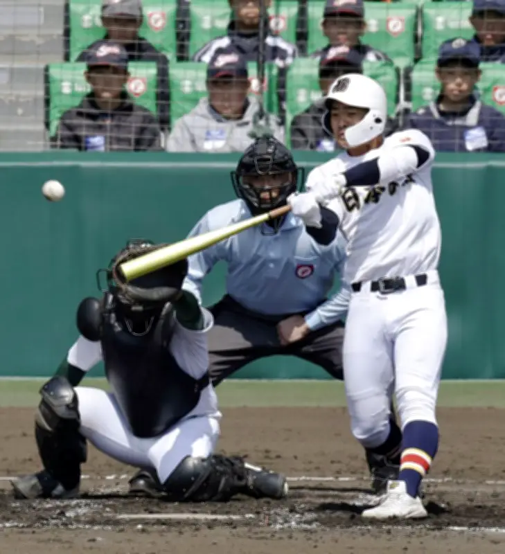 選抜高校野球：日本文理が打線爆発で高知農を圧倒、8-1で快勝