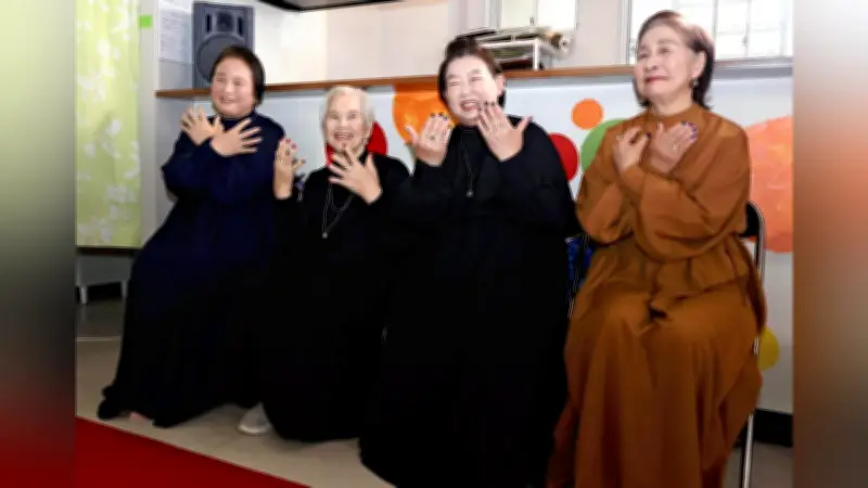 広島で95歳女性が堂々ランウェー 高齢者ファッションショーに喝采