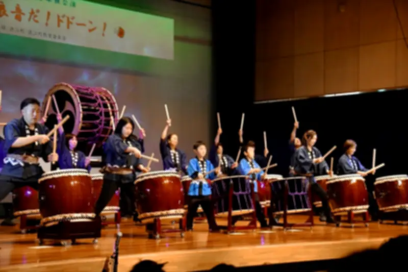 福島・浪江町の和太鼓チーム「太鼓浪音」が初単独公演、力強い響きで復興の祈りを発信