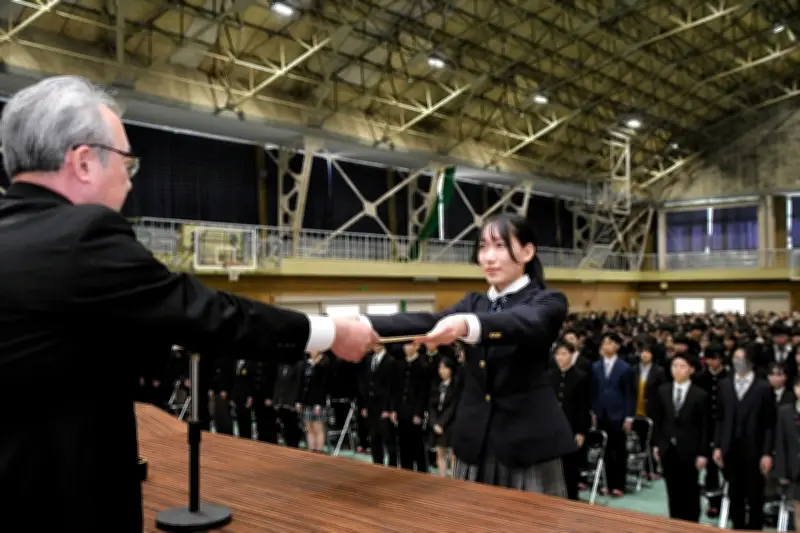 福島県北地方の高校で卒業式 卒業生が希望胸に新たな門出