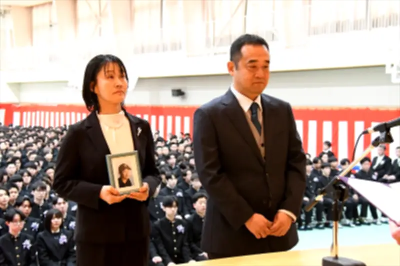 卒業証書、天国へ届け 学法石川高野球部・佐藤亮輔さん急逝 両親が仲間の姿に息子を重ねる