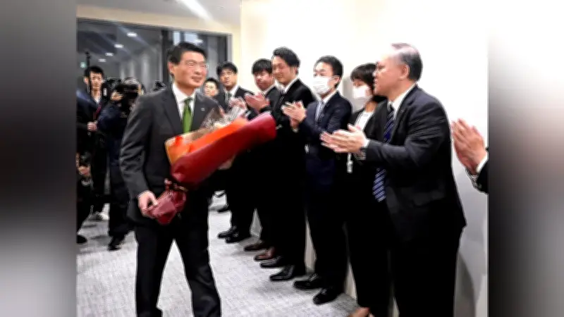 平田研知事が初登庁、長崎県政の課題解決へ「スピード感ある行政」を職員に要請