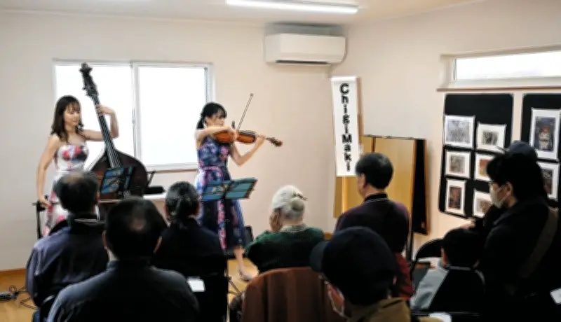 横浜・矢向商店街の新事務所が完成 ちぎり絵と音楽で華やかにこけら落とし
