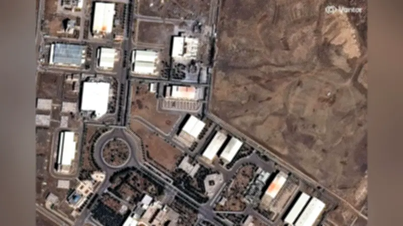 イラン核施設に損傷確認、衛星画像分析で米報道 攻撃初めて明らかに