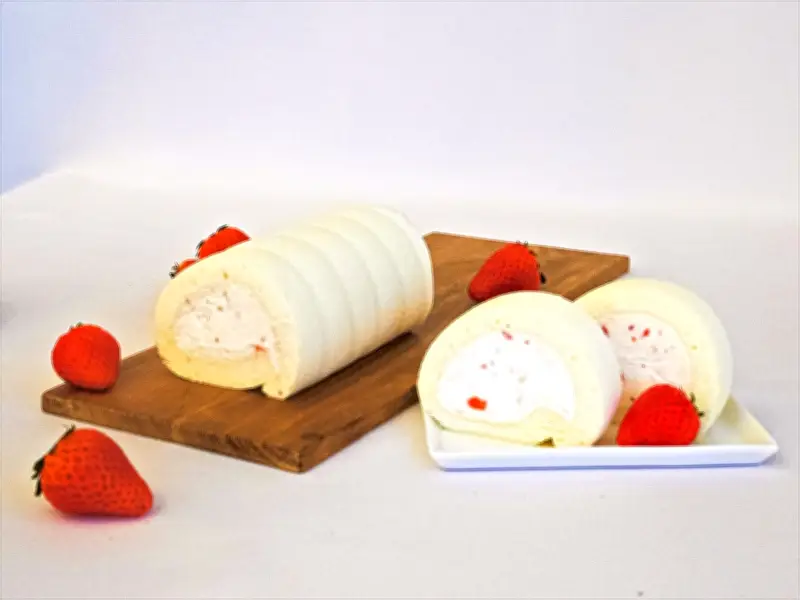 福島大熊産イチゴ「おおくまベリー」が山形のロールケーキとコラボ 復興の象徴を全国へ