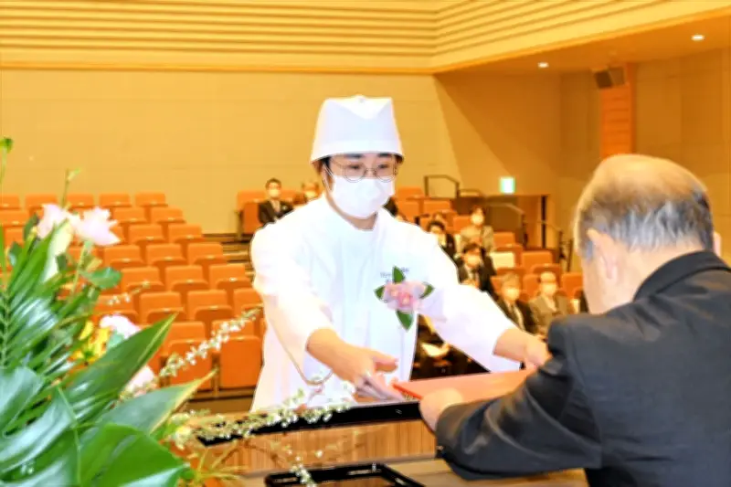 公立双葉准看護学院で卒業式 前田拓海さんが地域医療の道へ一人旅立つ