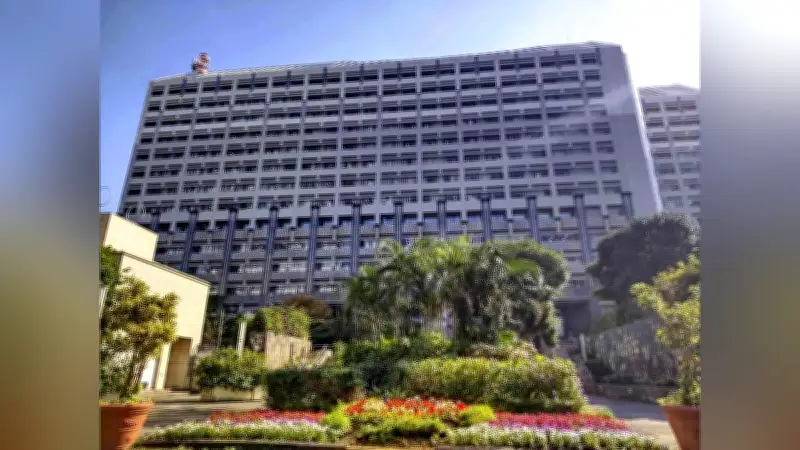 米軍ヘリが沖縄・名護市の野球場に予防着陸 危険物質なし、けが人もなし