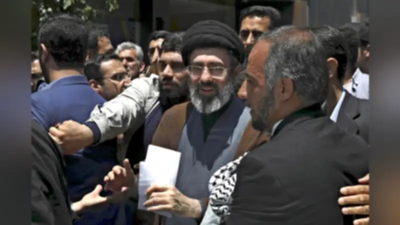 イラン革命防衛隊傘下通信社が「再びハメネイ」と報じる 次男モジタバ師の映像放映で後継者示唆