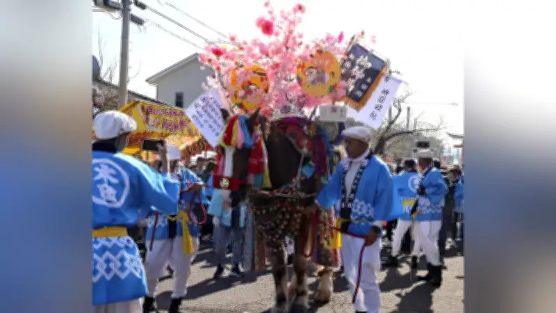 鹿児島神宮で初午祭、華やかな鈴かけ馬踊りで春の到来を告げる