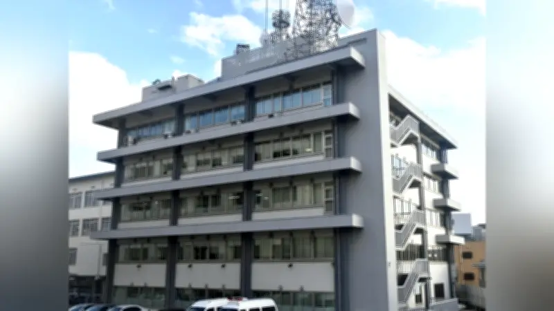 南陵学園理事長の車が海に転落、救助準備中に水没し死亡 和歌山県印南町