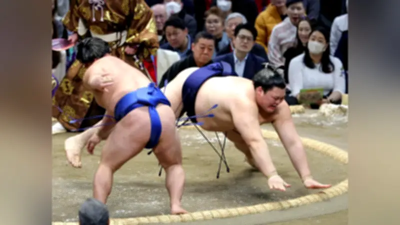 横綱大の里、初日から３連敗で休場届け出　左肩痛め２場所ぶり２度目