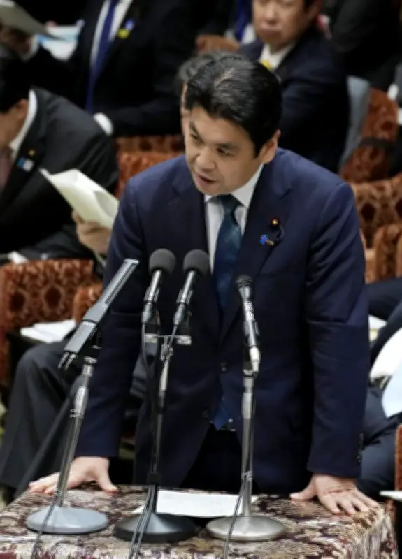 松本文科相に不倫疑惑報道、週刊文春が既婚女性との関係を指摘