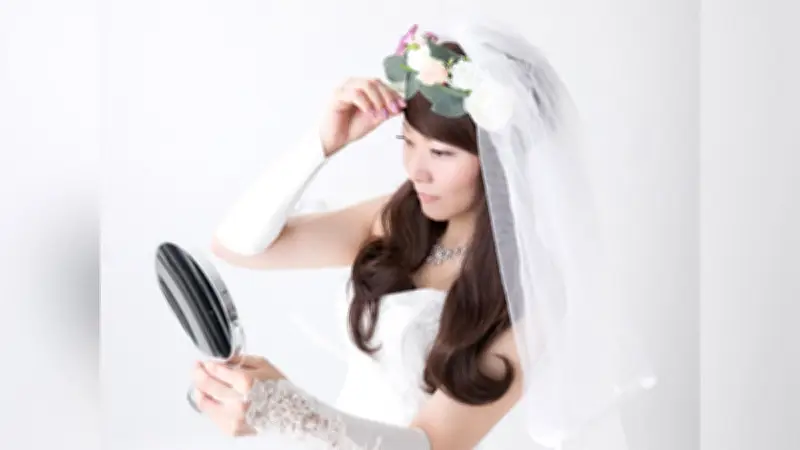 結婚式の後悔、前髪バリバリから歯にキャビアまで…「もう一度やり直したい」花嫁の本音