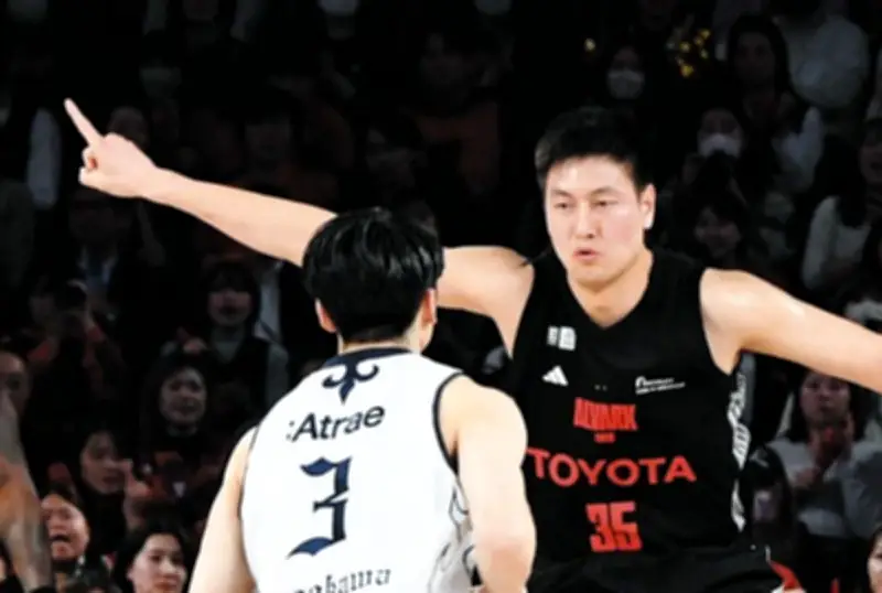 マイケル・オウ、古巣千葉ジェッツへの闘志燃やす アルバルク東京で逆転劇演出