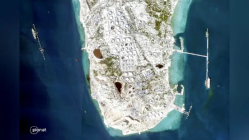 米軍がイラン・カーグ島を爆撃、トランプ氏「ホルムズ海峡妨害続ければ石油施設も標的に」