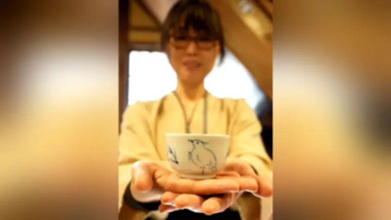 道後温泉本館で「かわいい」と評判の砥部焼湯飲み販売開始、入浴後のお茶サービスと同じデザイン
