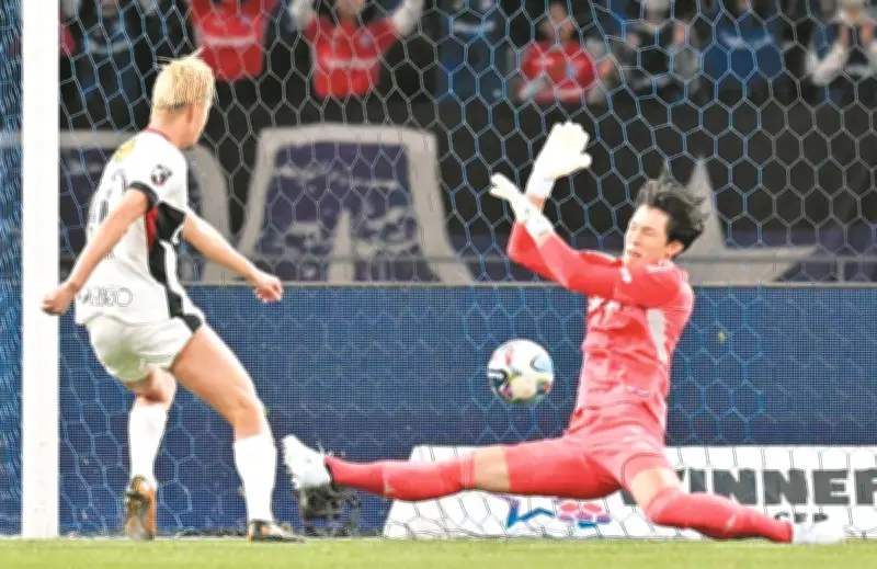 鹿島アントラーズが首位攻防戦で圧勝、鈴木優磨「後半の猛攻も怖くなかった」