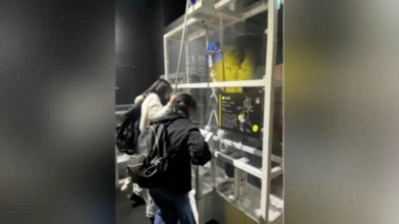 同志社女子中１生が大阪市立科学館で春期講習、超強力磁石の実験に感動