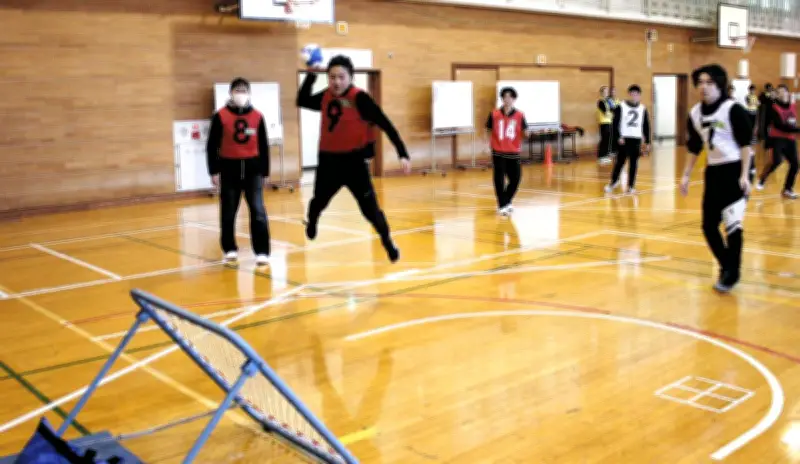 筑波技術大と東海大が交流会 チュックボールで障害理解深める