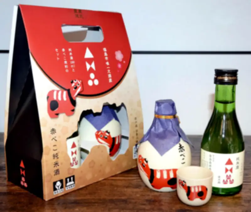 福島の金水晶酒造、赤べこ徳利セットで伝統と革新を融合