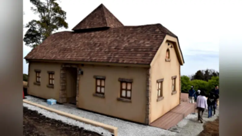 相模湾を一望する「映えるトイレ」が伊東市に完成、メルヘンな外観でバリアフリー対応