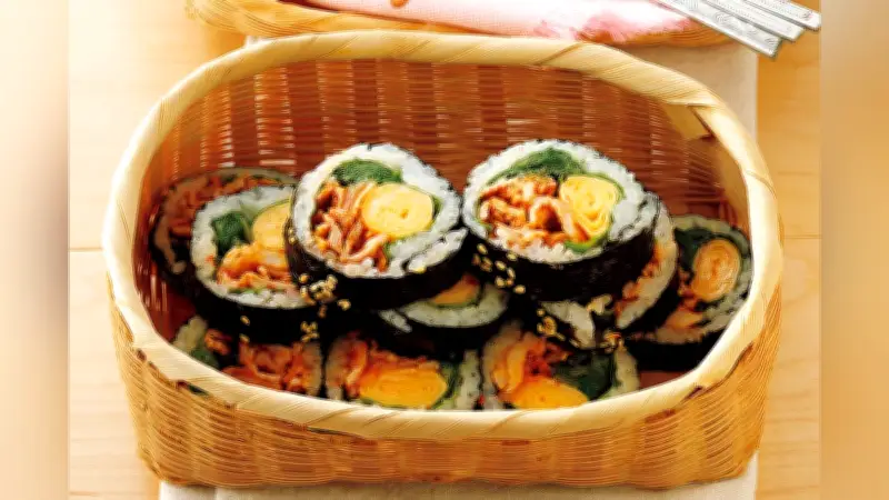 韓国風キンパの定番！豚キムチ入りで旨味倍増の巻きずしレシピ