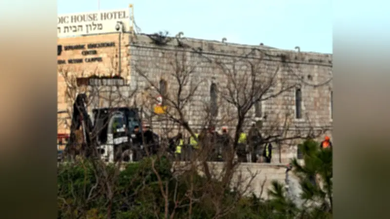 イラン弾道ミサイル破片がエルサレム旧市街に落下、聖地近くで損害発生