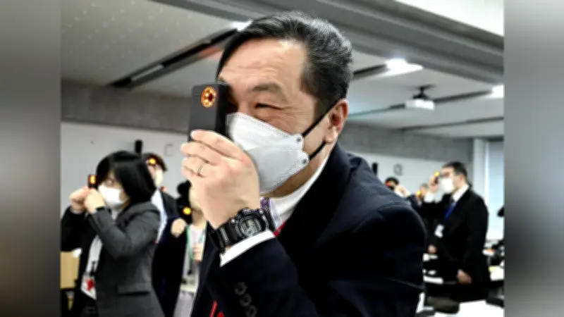 教員による盗撮防止へ、水戸市が小中学校にカメラ探知器を配布…説明会で隠し場所も紹介