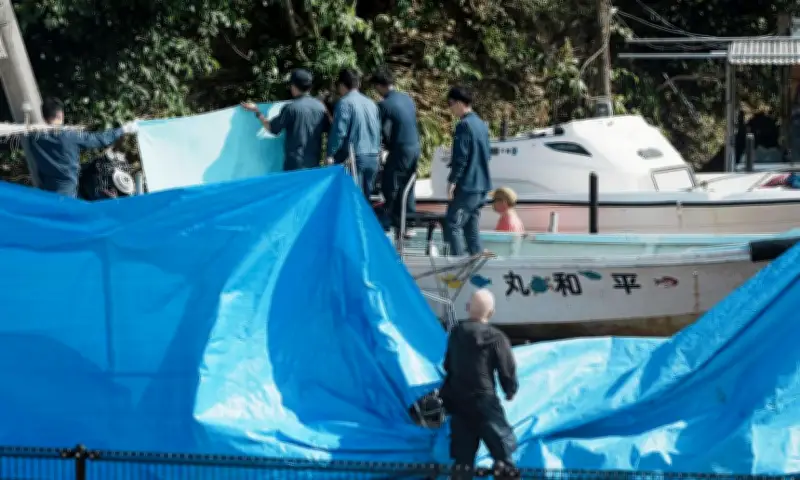 辺野古沖転覆事故で実況見分実施 海保が船体を詳細調査、消防や船長立ち会い