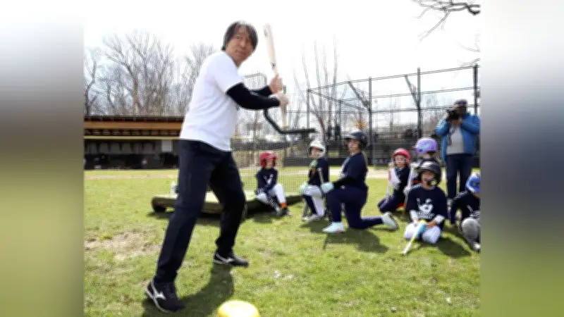 松井秀喜氏、岡本和真の守備を称賛「元々うまい」と激励