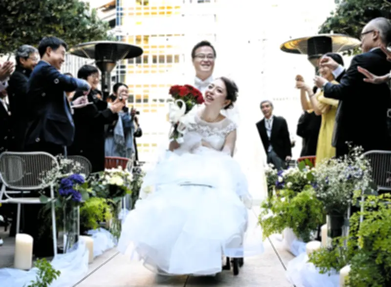 車いすの女性が諦めなかった結婚式の夢 ウエディングプランナーと叶えた感動の物語