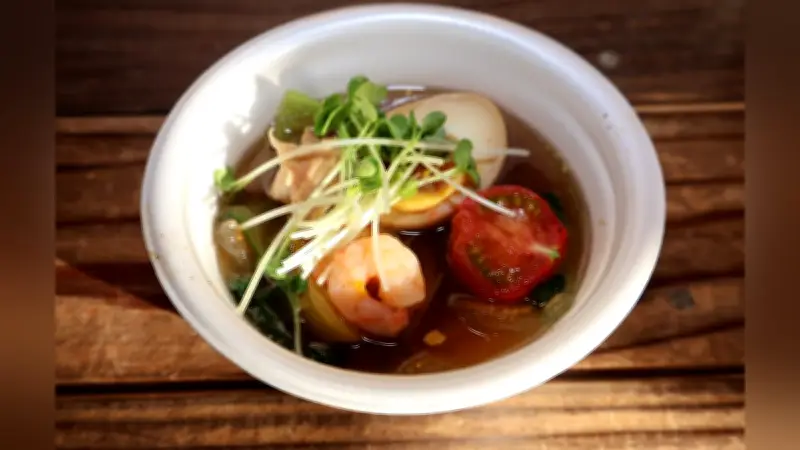 福井・三国駅のカフェで麻辣湯が登場 地元野菜と極太春雨で新名物に