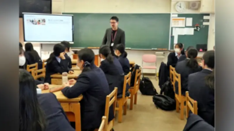 横浜女学院の「土曜チャレンジ」で生徒が教員以外の大人と出会い、興味を広げる