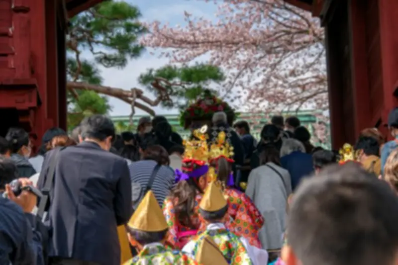東京の春を彩る伝統行事 流鏑馬・花まつり・藤まつりで新生活を祝福
