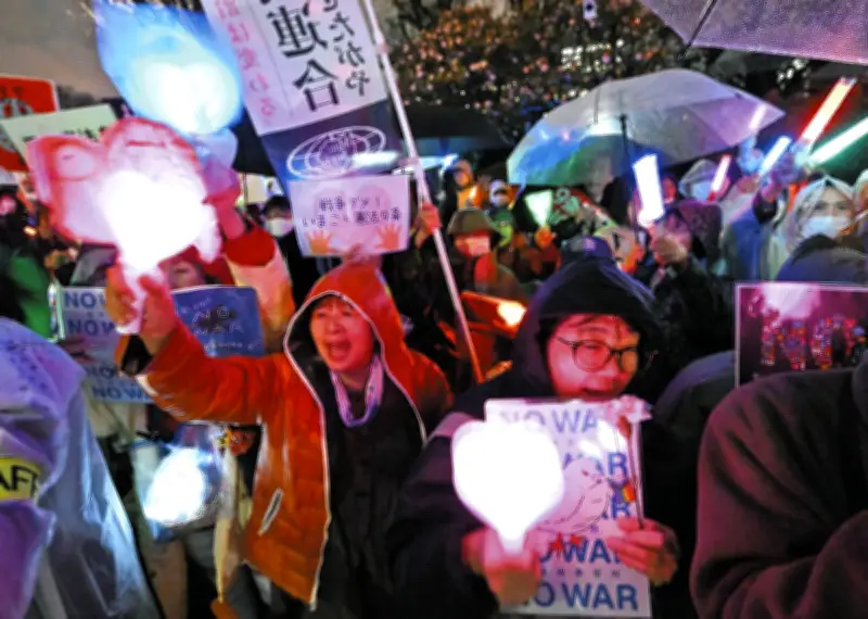 若者中心の市民が国会前で護憲と反戦を訴え「私たちの声が戦争加担を食い止めている」