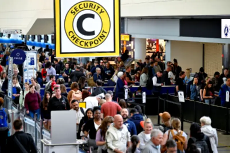 米空港職員の給与支払い命令　トランプ大統領が署名、議会対立で予算成立見通せず