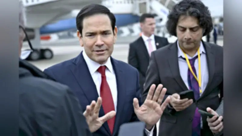 米国務長官が領土割譲要求を否定、ゼレンスキー氏の主張を「ウソ」と一蹴