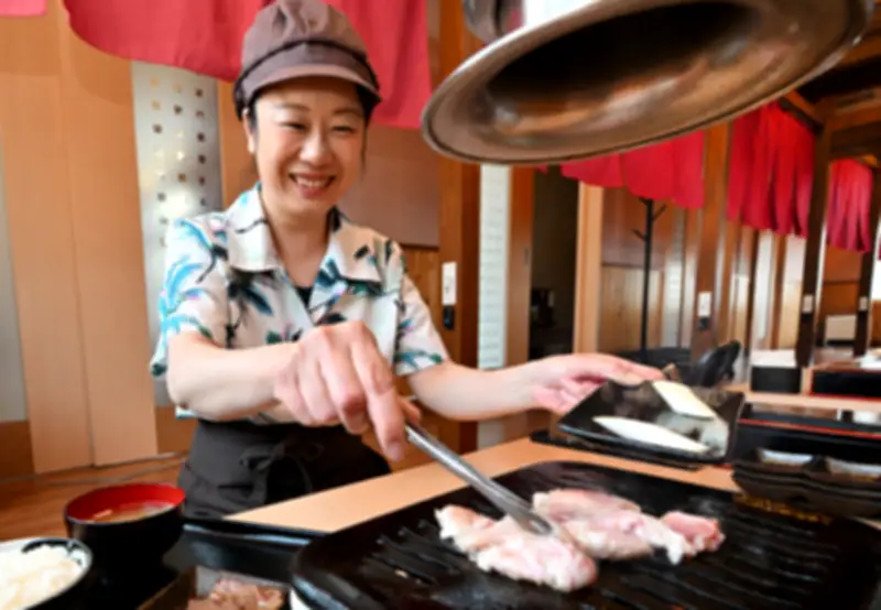 福島・喜多方の老舗「味処こまち」、ホルモン焼きの伝統を次代へ継承