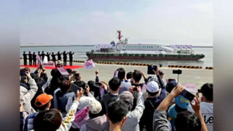 熊本地震で脱線した「つばめ」が感謝の旅、海路で沿線巡り博多駅へ展示