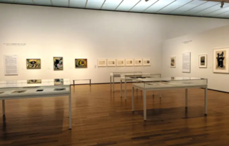 内間安瑆・俊子展 日米の美術を紡いだ夫妻の軌跡を神奈川で回顧