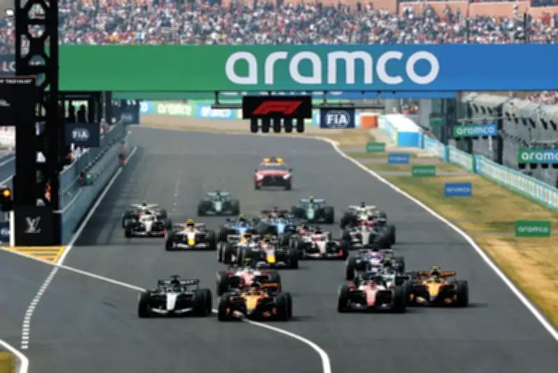 F1日本GP、19歳アントネッリが優勝 鈴鹿サーキットで31万人熱狂