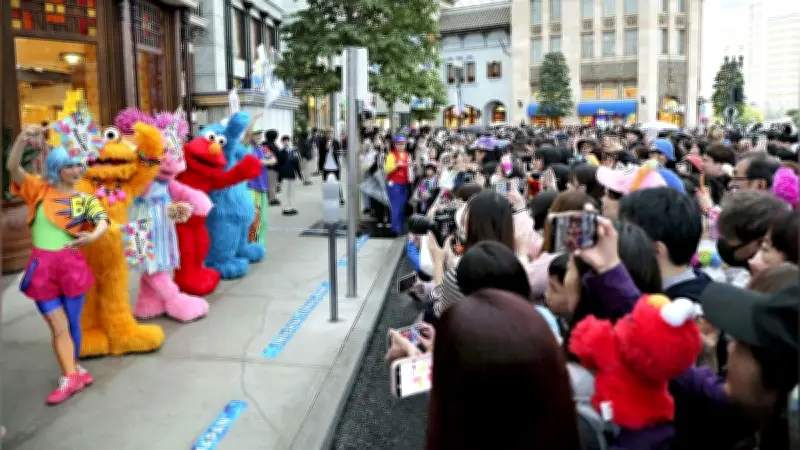 USJ開業25周年記念式典、ミニオンらが来場者を出迎え笑顔溢れる一日に