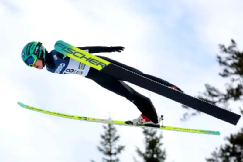 ノルディックスキーW杯ジャンプ女子第32戦、伊藤有希が6位入賞 強風で打ち切り