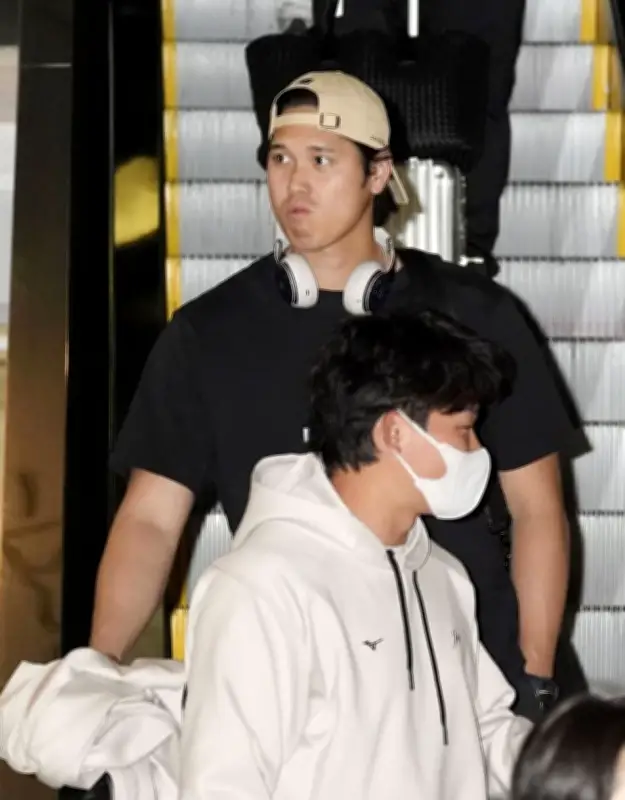 WBC日本代表、マイアミに到着 準々決勝でD組2位と対戦へ 大谷翔平らリラックスした表情