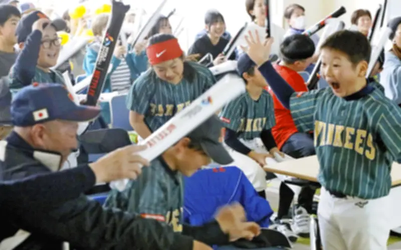 福井で熱狂！吉田正尚選手のWBC本塁打に故郷が歓喜　パブリックビューイングに150人集結