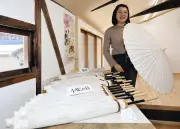 岐阜和傘塾が4月に本開校へ 27歳の女性が1年間の修行を振り返り「雨漏りする傘から始まった」