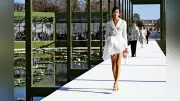 ディオール、パリ五輪聖火台跡地で華麗なファッションショー開催 今田美桜・河合優実ら豪華ゲスト来場