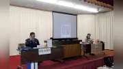 福岡県警が寸劇で注意喚起 警察官を騙る偽電話詐欺の被害急増